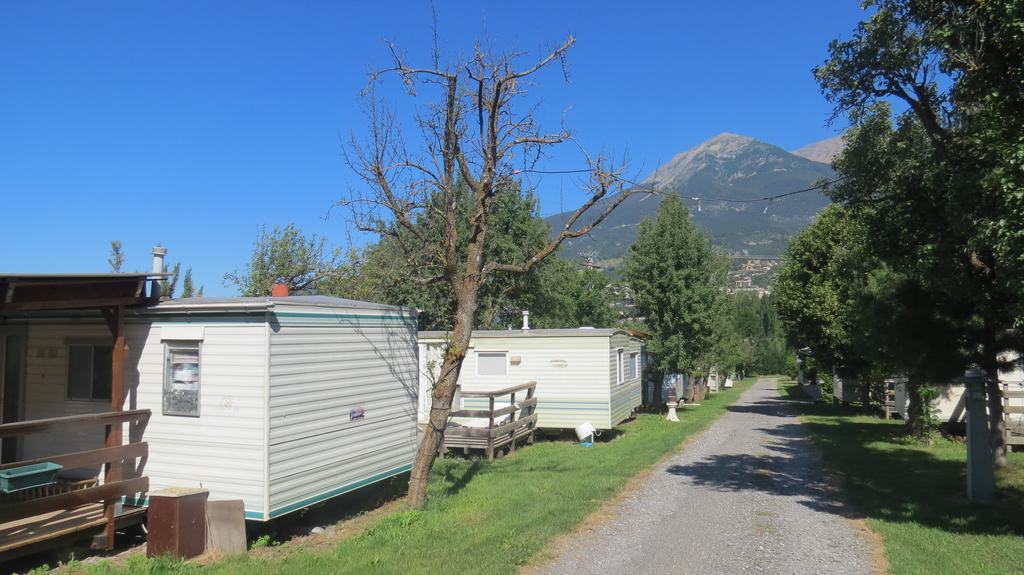 Camping La Tour Hotel Embrun Exterior foto