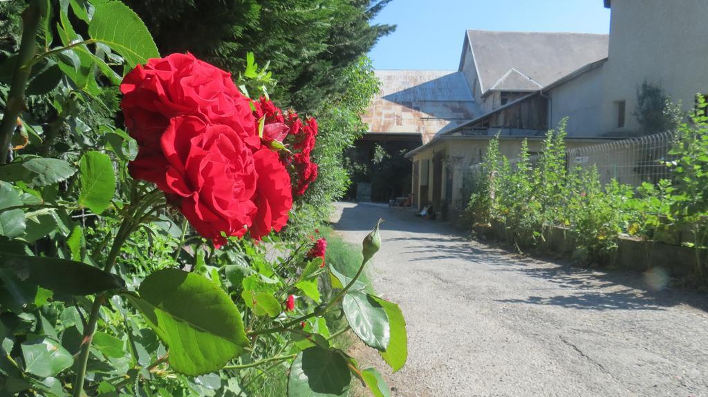 Camping La Tour Hotel Embrun Exterior foto